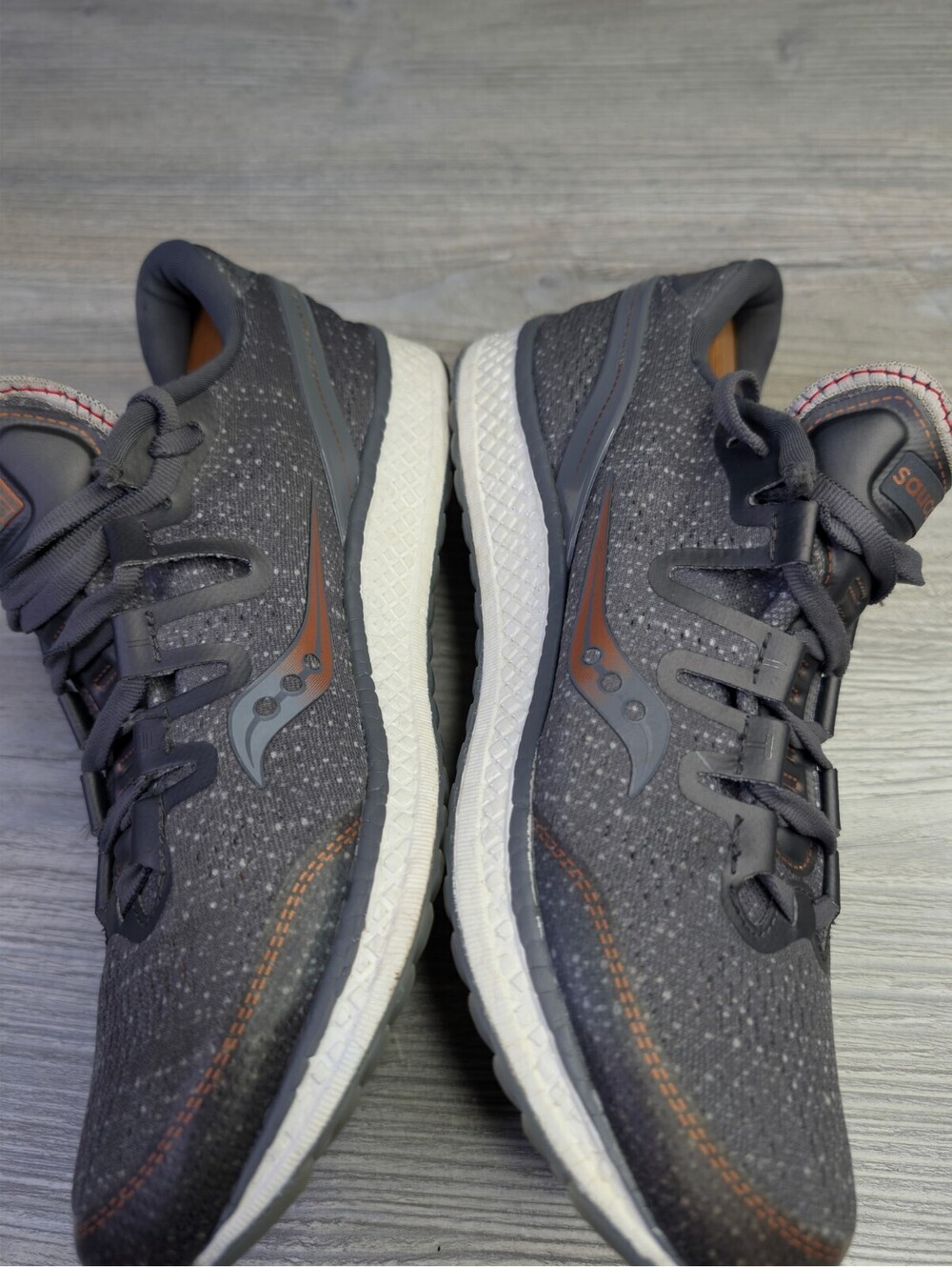 Saucony woman's Running Shoes Gray and Orange Size 10